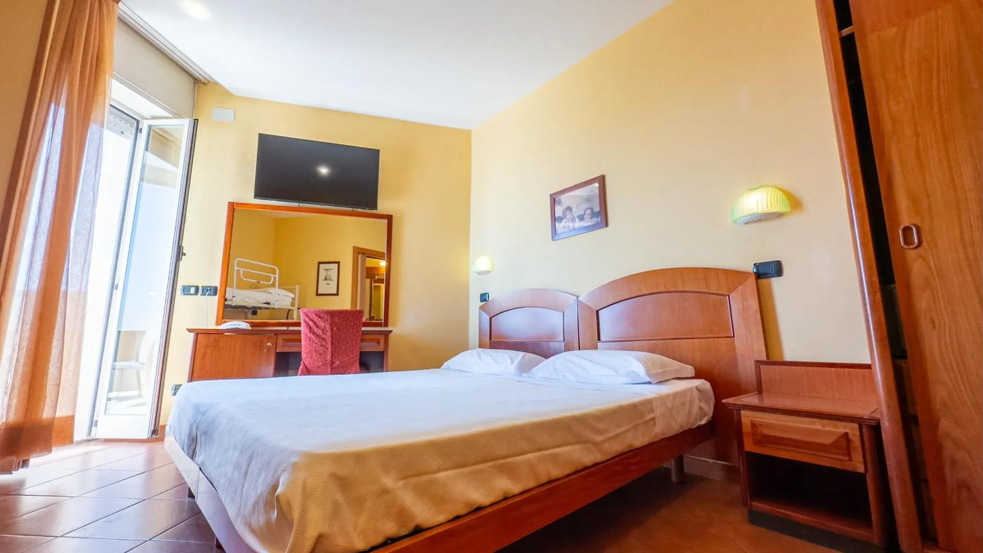 Hotel Audi Frontemare Rimini